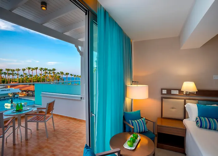 Cavo Maris Beach Hotel & Suites